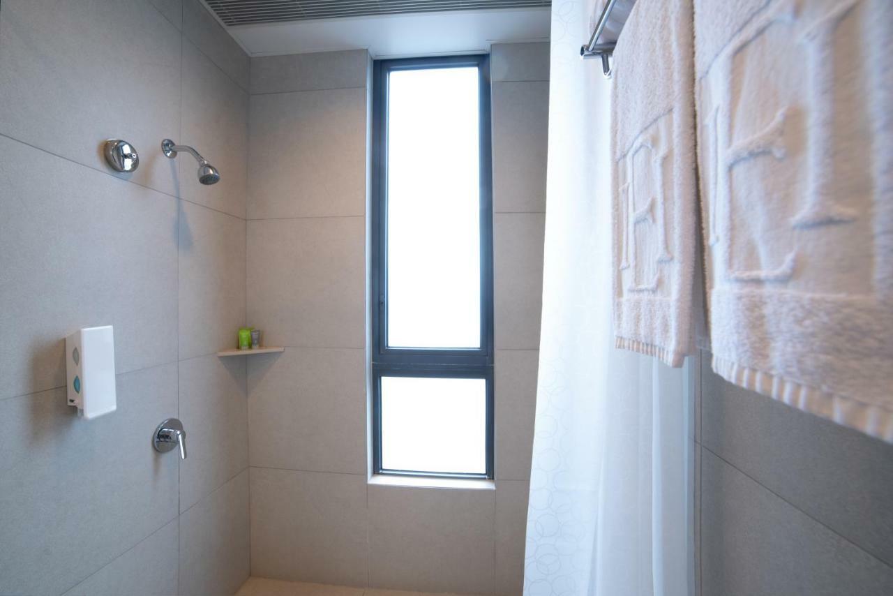 Ease Mong Kok Hotel 4*